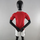 Kit Infantil Manchester United Titular 22/23